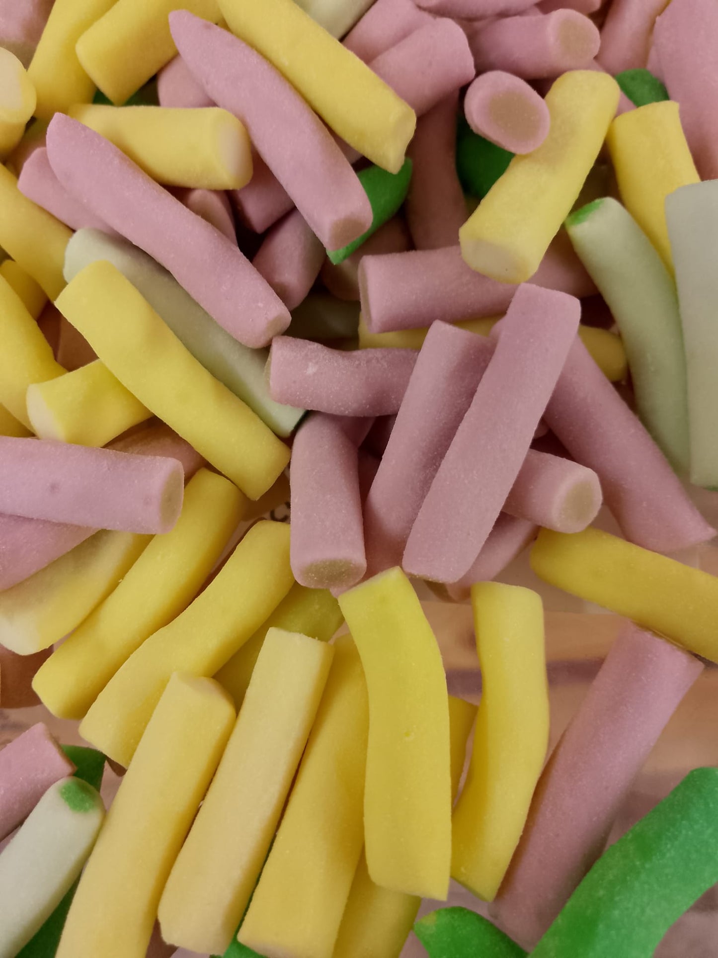 Rhubard & Custard Tubes per 100g