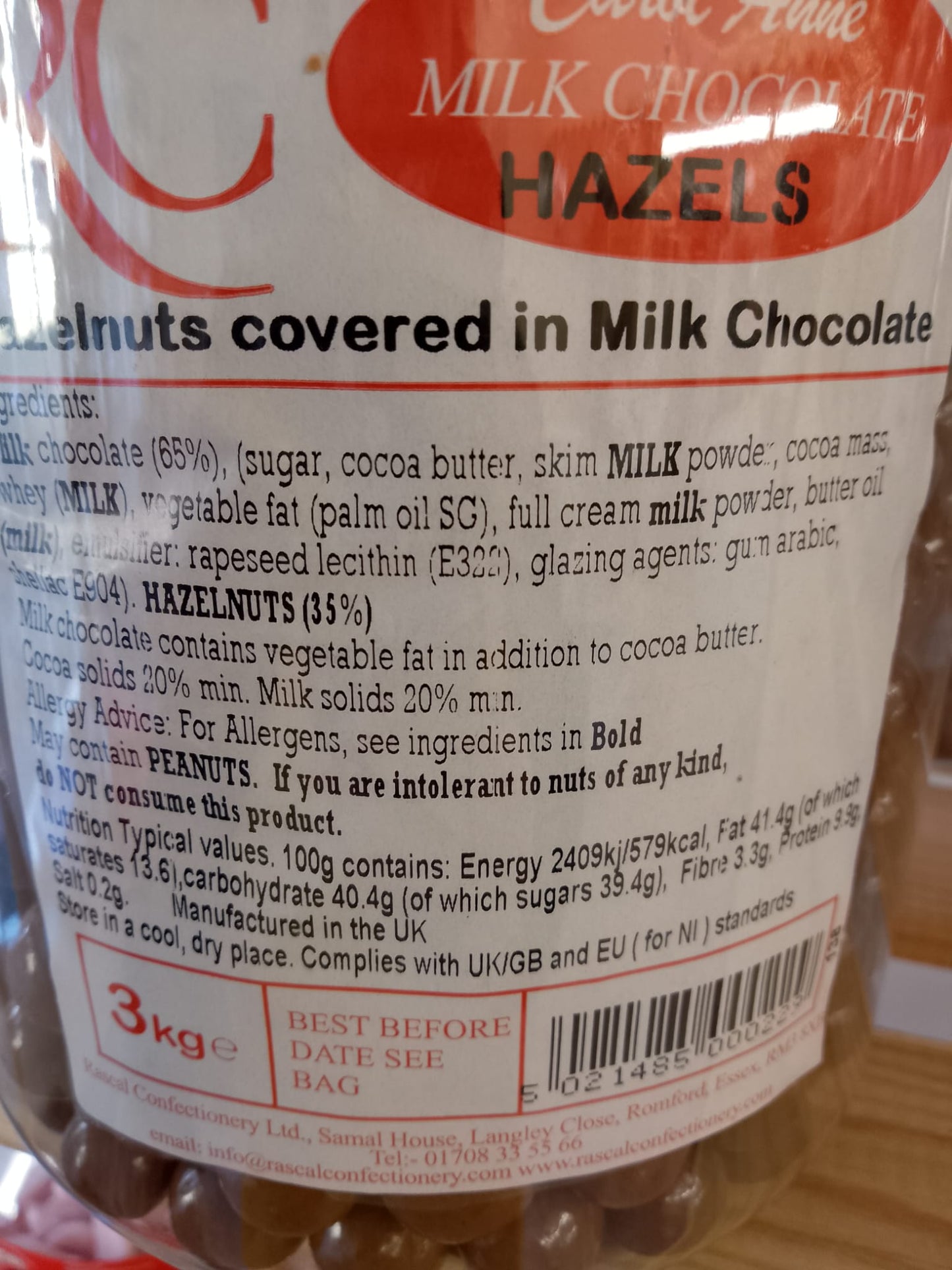 Hazelnuts covered in Milk Chocolate per 100g