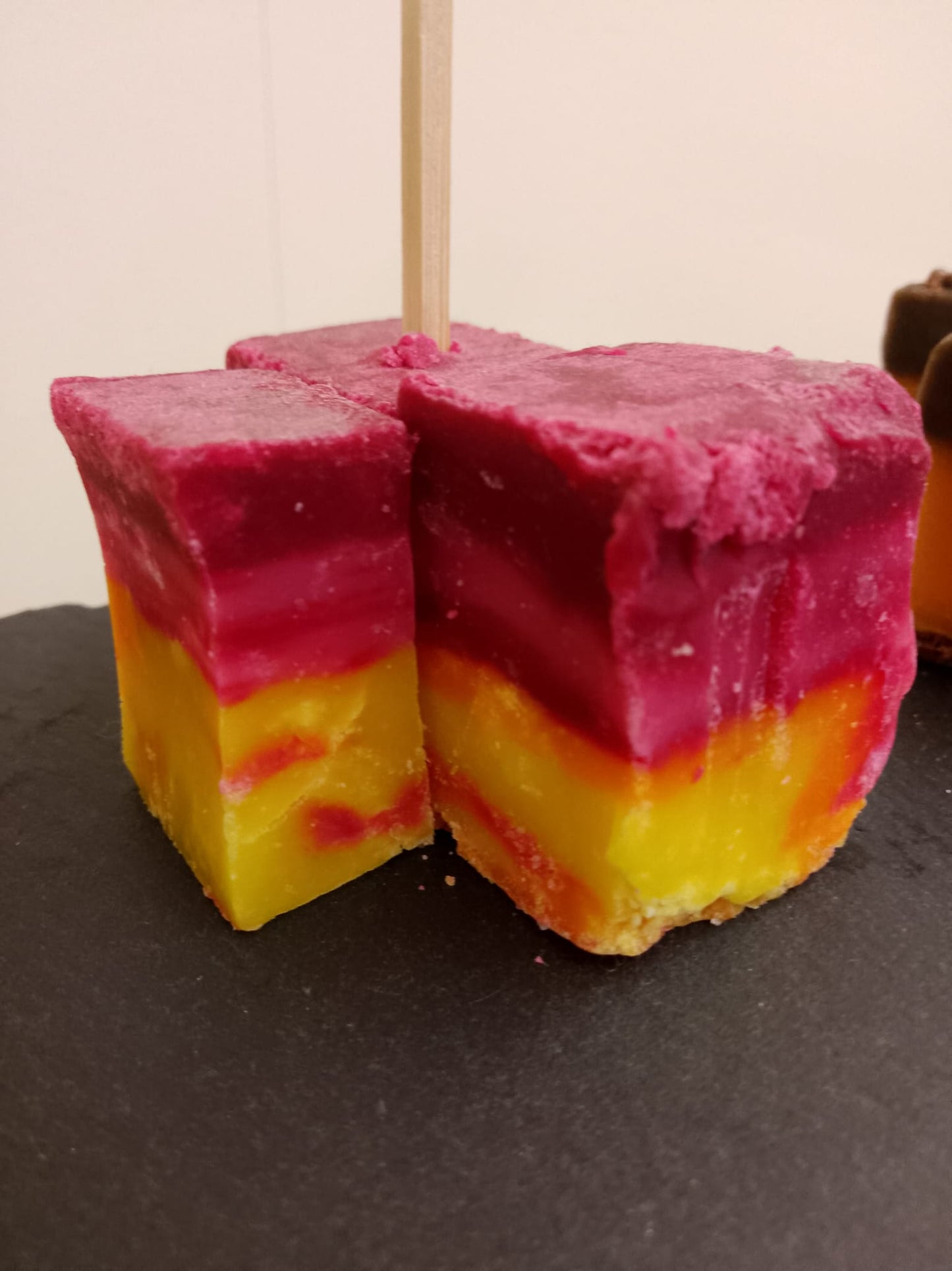 Rainbow Fruit Fudge per 100g