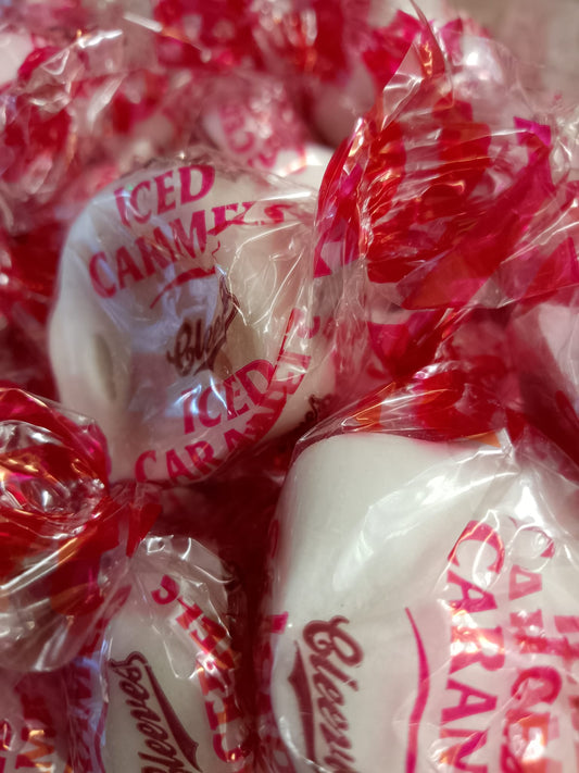 Cleeves iced Caramels per 100g